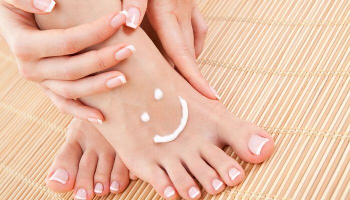 aplicación de cremas medicinais