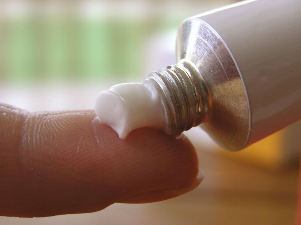 ungüento para o tratamento de fungos nas unhas